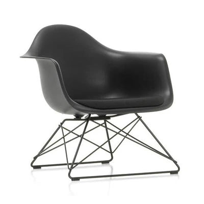 Lounge Chair Upholstered in Fabric Luxurious and Comfortable durable Design legs Metal leg base with powder coating -Black