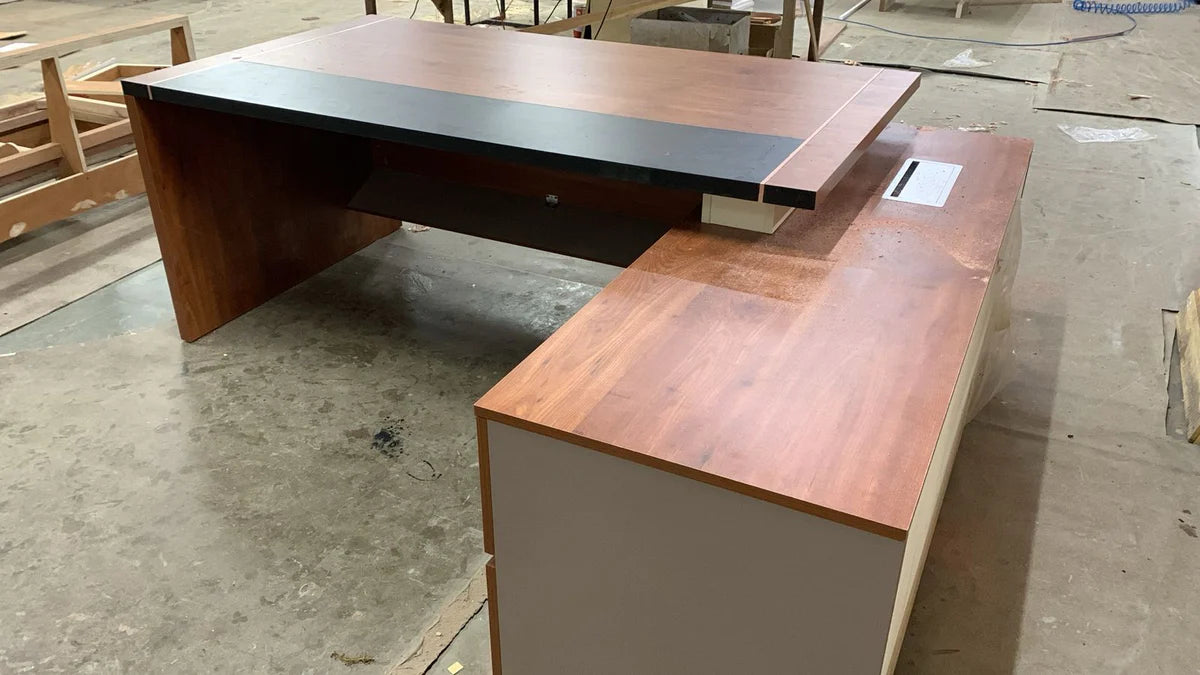 Director Office Table Made In Particle Board with Side Unite and Drawers & CPU Space