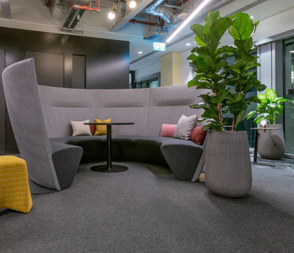 Cured Office Sofa with Modern Modular Office Sofa with Integrated Privacy Panel, Ideal for Open Workspaces