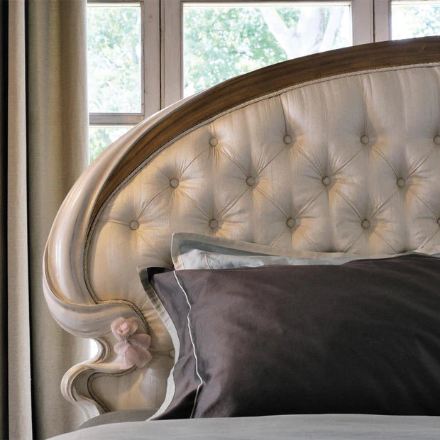 Luxary king-size teak wood bed tufted headboard, Premium Luxury Bed for Villas